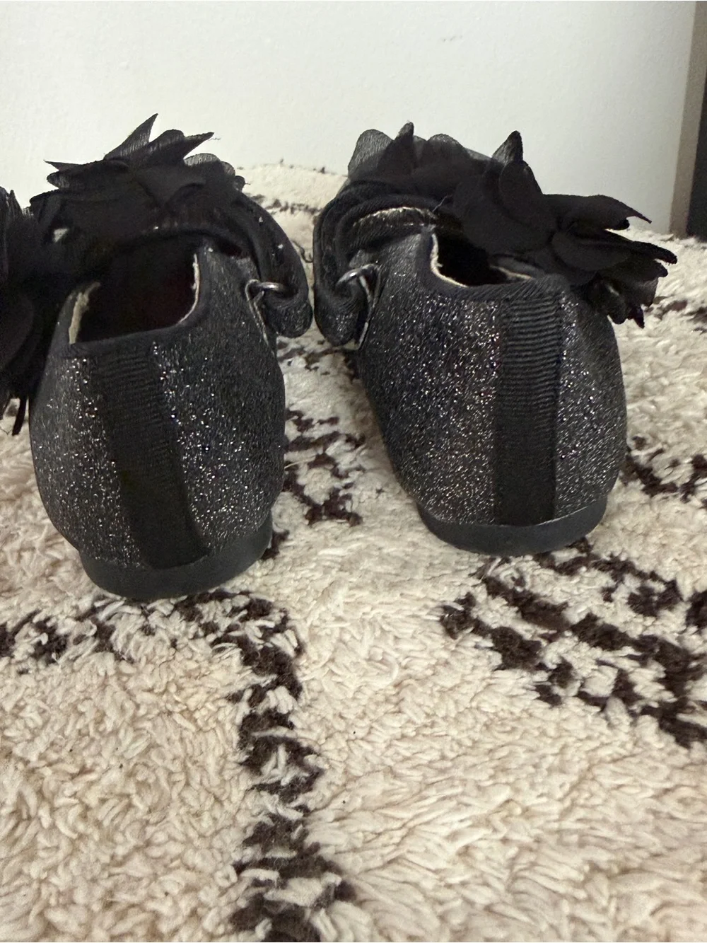 Girls Black Glitter Mary Jane Dress Shoes Floral Strap Size 10 ENZO party